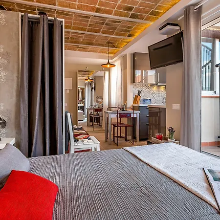 Urban District - Vintage 3*